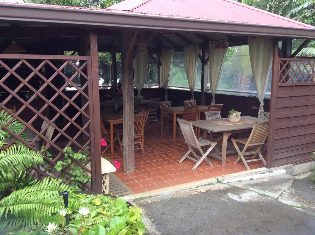 Le Bungalow Des Bougainvilliers Ducos Esterno foto