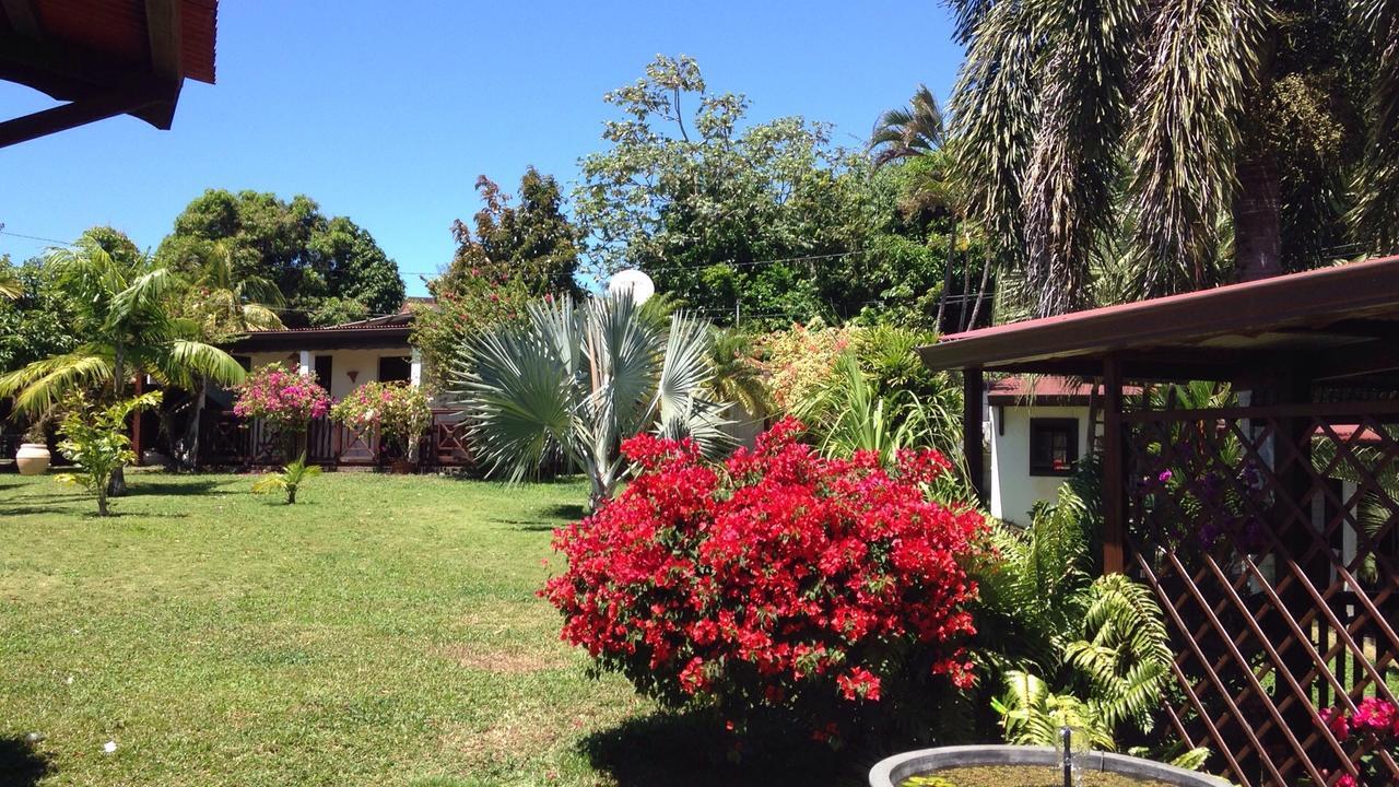 Le Bungalow Des Bougainvilliers Ducos Esterno foto